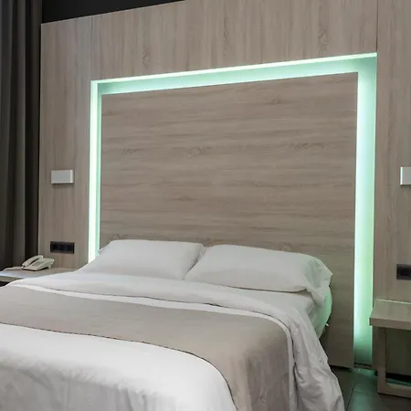 Plaza Goya Rooms-3